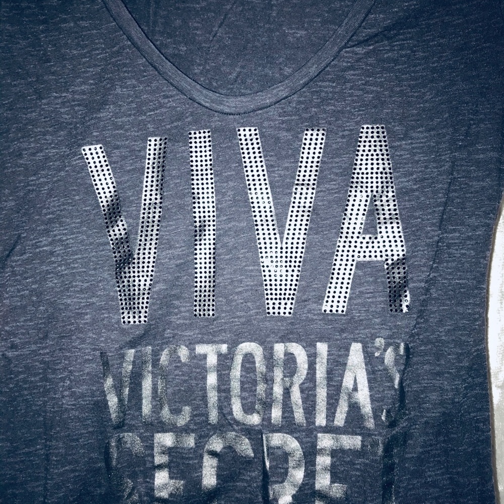 2 VS Supermodel Essentials tees